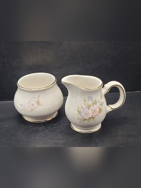 Vintage Sadler Windsor Creamer And Open Sugar Bowl Floral Roses Gold Trim